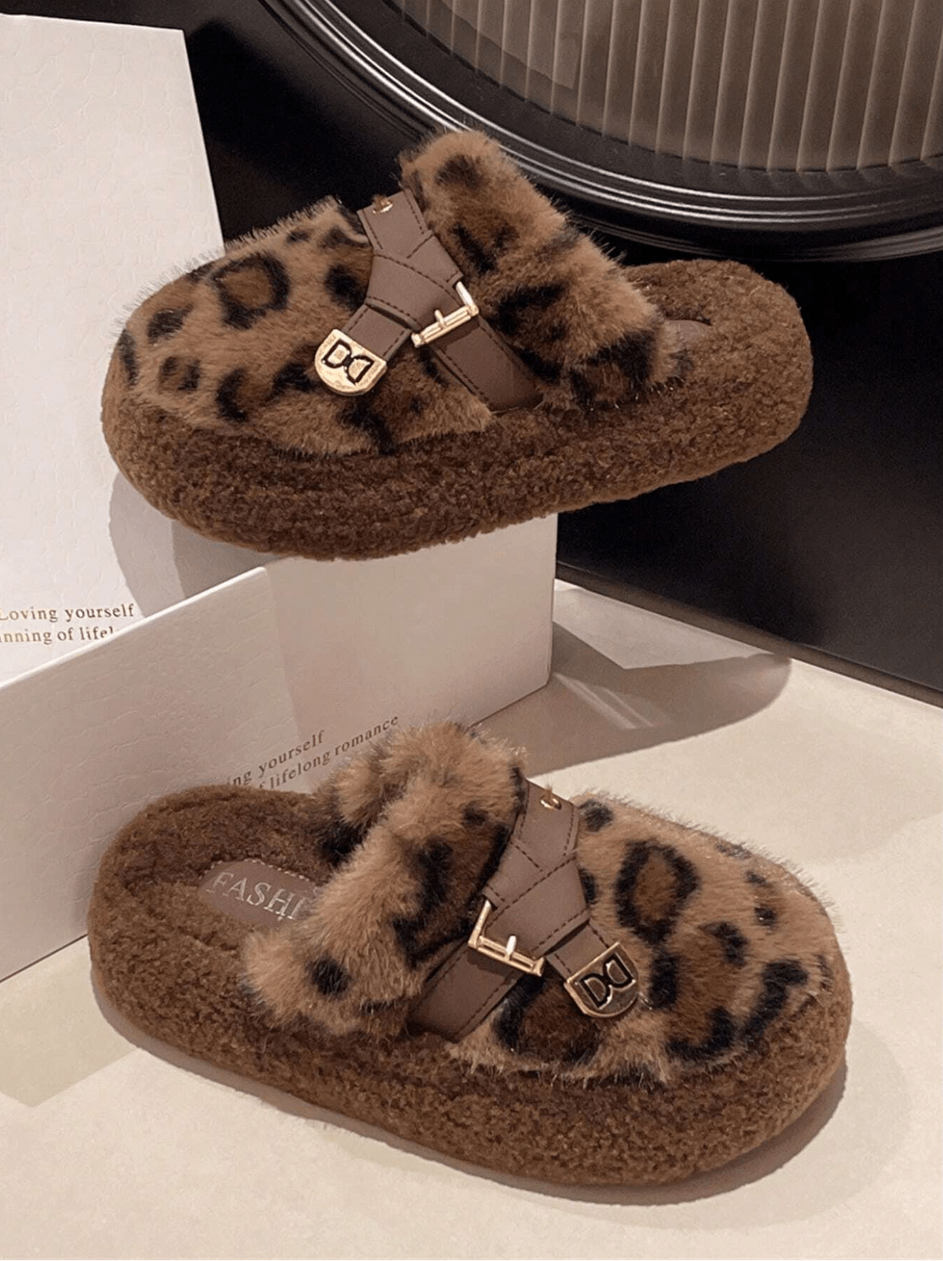Pantufa Anya - Hara Bela