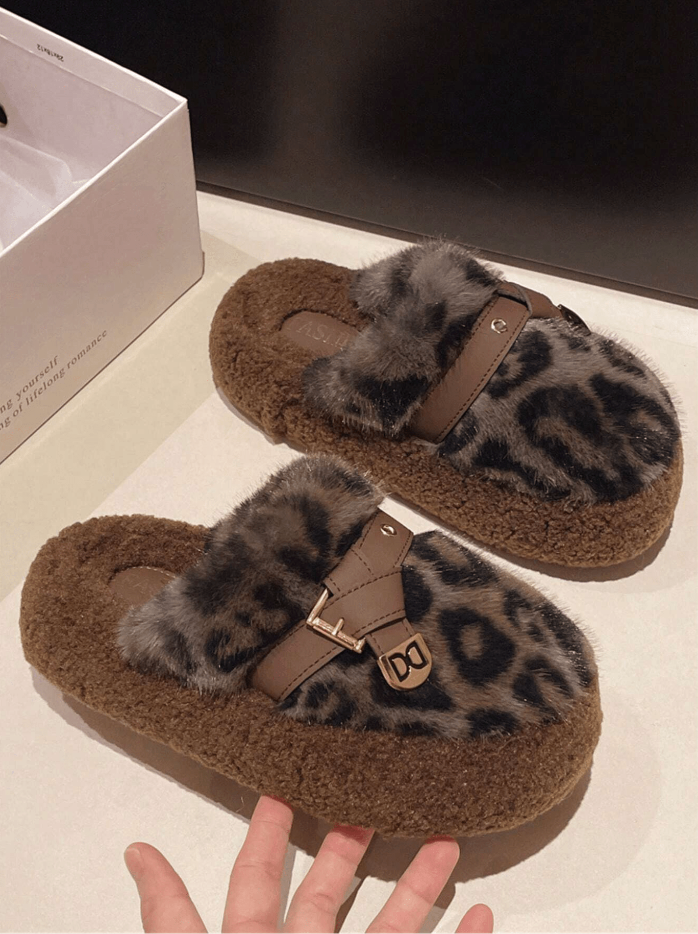 Pantufa Anya - Hara Bela