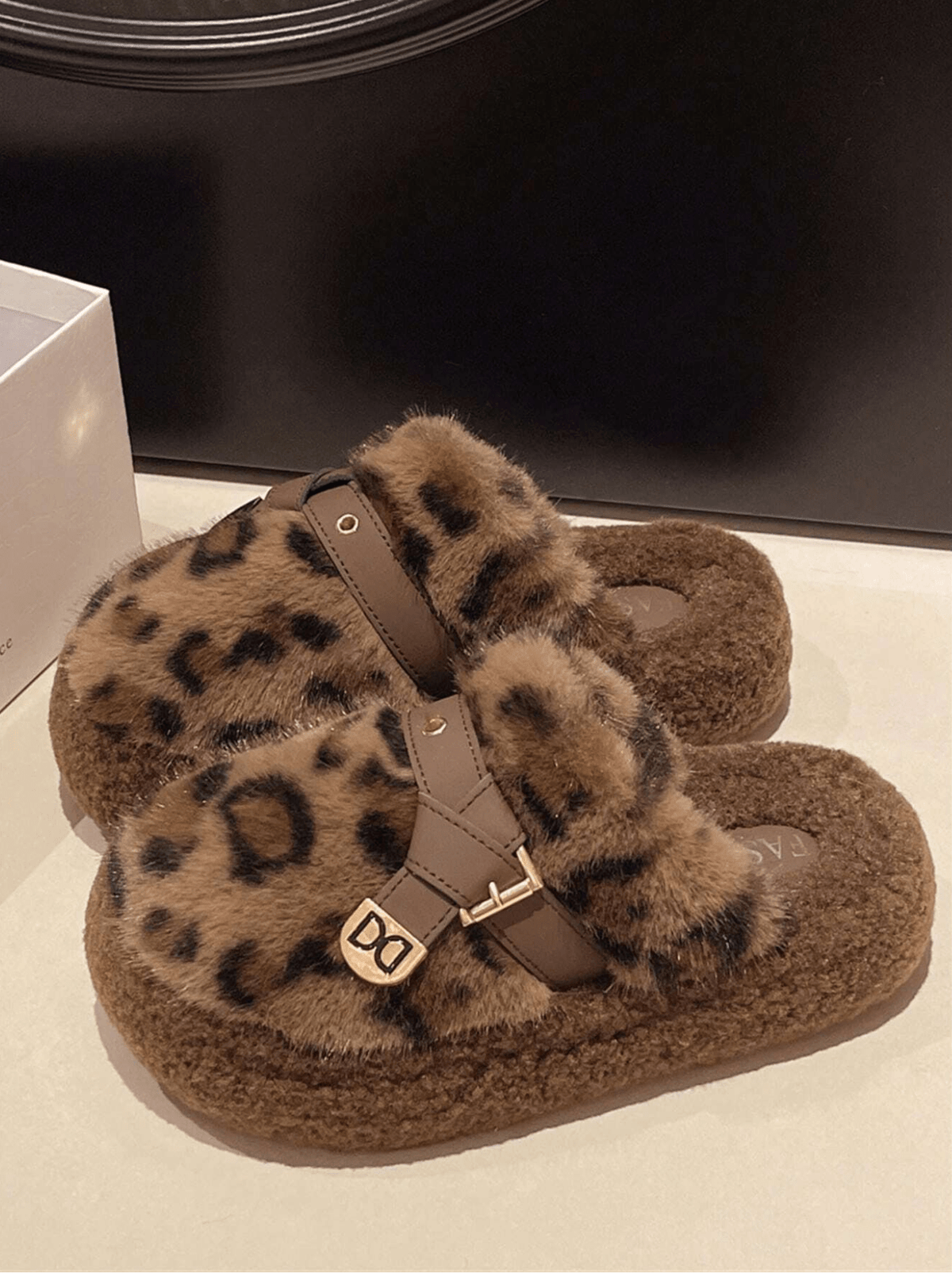 Pantufa Anya - Hara Bela